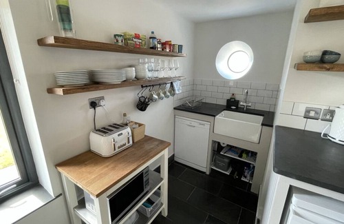 Hope-Cove House | Fantastic beach house, ideally located 50m to the beach and the SW coast path.