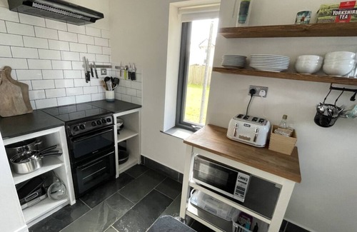Hope-Cove House | Fantastic beach house, ideally located 50m to the beach and the SW coast path.