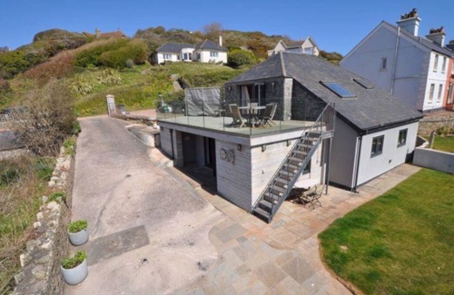 Hope-Cove House | Fantastic beach house, ideally located 50m to the beach and the SW coast path.