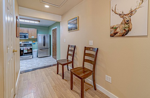 Orick Cabin | Fantastic cabin near beach & state parks with WiFi, grill & patio