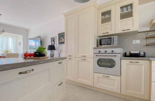Novigrad House | Fantastic casa with two barbecues, private pool, washing machine, tumble dryer
