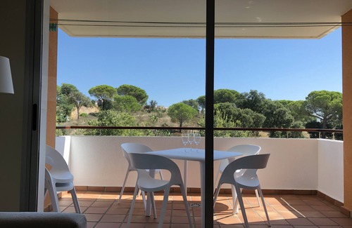 Sant Feliu de Guixols Apartment | FANTASTIC APARTMENT, 5MINS FROM THE BEACH WITH SWIMMING POOL, PARKING & INTERNET
