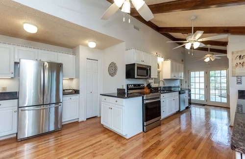 Boone House | Fantastic for a small family or multiple families! nAlso check vrbo.com/3702514