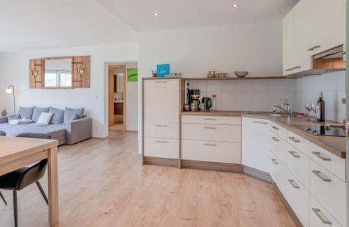 Helfenstein Apartment | Fantastic group accommodation, 4km 2 the ski lift