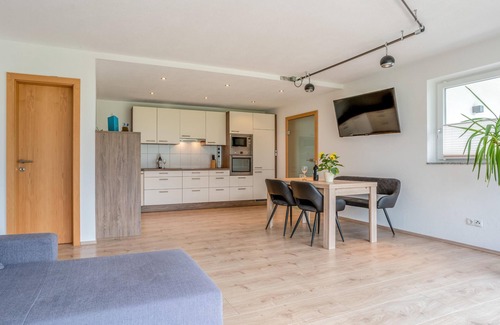 Helfenstein Apartment | Fantastic group accommodation, 4km 2 the ski lift