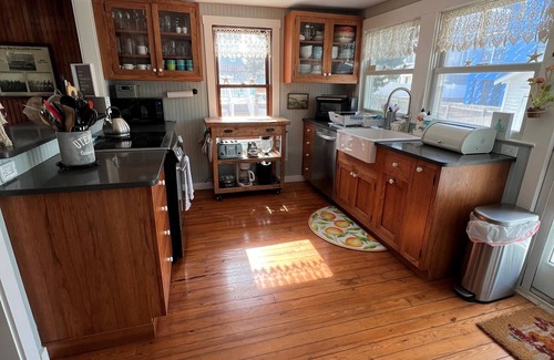 Harvey Cedars Cottage | FANTASTIC LOCATION! Gorgeous single family home only 5 houses from the beach!