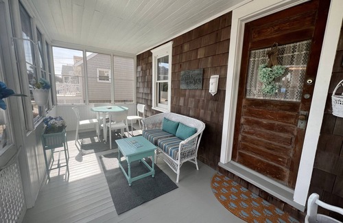 Harvey Cedars Cottage | FANTASTIC LOCATION! Gorgeous single family home only 5 houses from the beach!