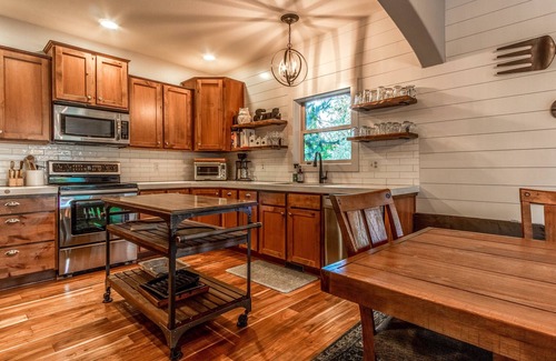 River West House | Fantastic location, spacious and beautiful, perfect for groups, hot tub, dog ok