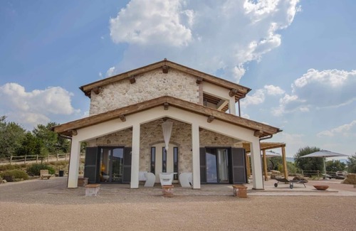 Manciano House | Fantastic property with swimming pool near the sea