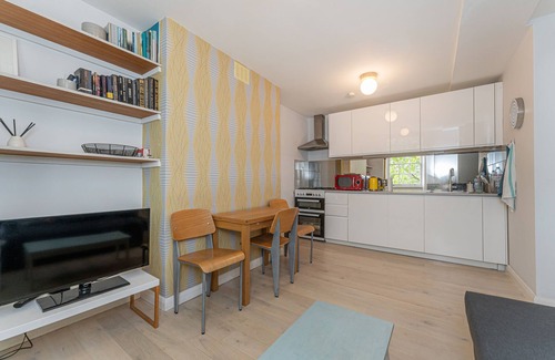 King's Cross Apartment | Fantastic two bedroom apartment in vibrant King’s Cross by UnderTheDoormat