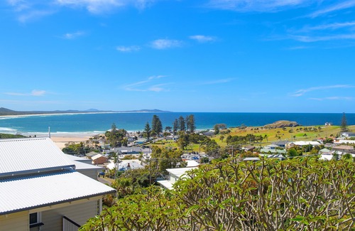 Crescent Head House | Fantastic Views In Super Handy Location