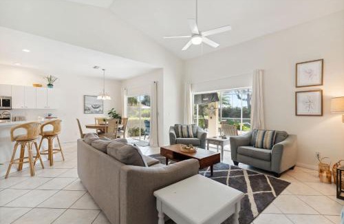 Falcons Glen House | Fantastic Weekly Rental Pool Home in Falcons Glen of Lely - Naples, Florida!