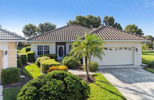 Falcons Glen House | Fantastic Weekly Rental Pool Home in Falcons Glen of Lely - Naples, Florida!
