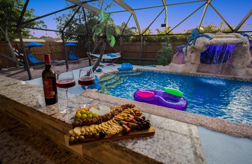 Lake Worth Corridor Villa | Fantasy Resort OMG PoolWaterfall outdoorKitchn Gym