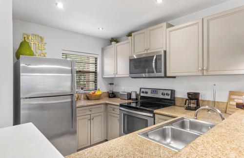 Kissimmee Villa | Fantasy Villas resort - Waterpark Included - Family Paradise! minutes to Disney