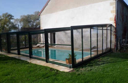 Souvigny Cottage | Farm Cottage with Pool and Wifi in Souvigny