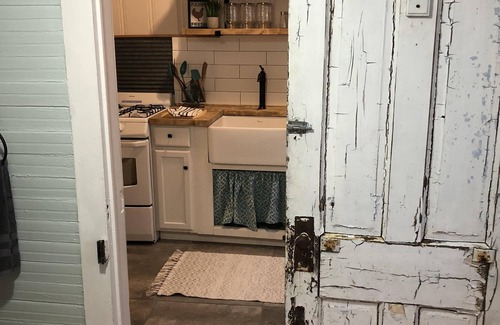 Eureka Springs Historic District House | Farm House Cottage