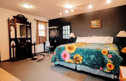 Cornelius Other | Farm House stay & Greenhouse experience in 84 acres Land at Cornelius/Hillsboro
