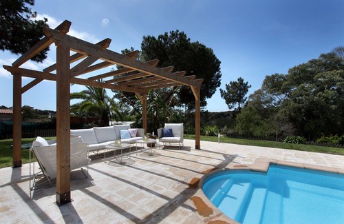 Charneca de Caparica e Sobreda Villa | Farm on the beach, sea view 2 steps from Lisbon