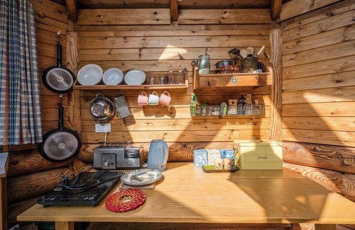 Saxmundham Apartment | Farm View Cabin, Kelsale