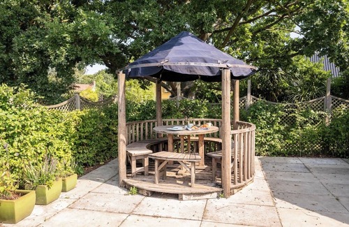Saxmundham Apartment | Farm View Cabin, Kelsale