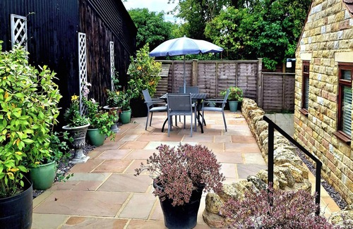Allerston Cottage | FARM YARD COTTAGE, pet friendly, with a garden in Allerston