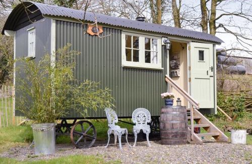 Stowford House | Farmer Oaks Hut