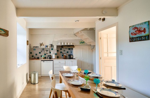 Saint-Guenole Ski Chalet | Farmhouse 750m from the port of Saint Guénolé