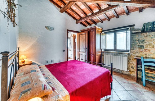 Giano dell'Umbria Other | Farmhouse 'Casale Storico XVII Sec - Girasole' with Mountain View, Shared Pool and Wi-Fi