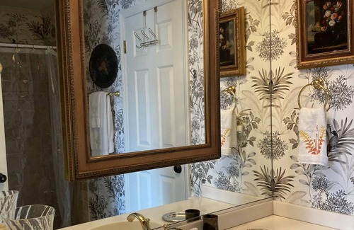 Mocksville Apartment | Farmhouse Charm in Historic Mocksville NC - a small town favorite.