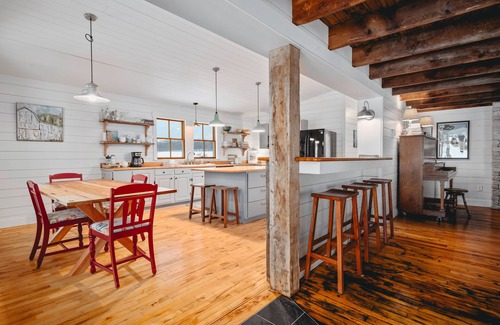 Cedar Other | Farmhouse Cottage In The Heart Of The Sleeping Bear Dunes