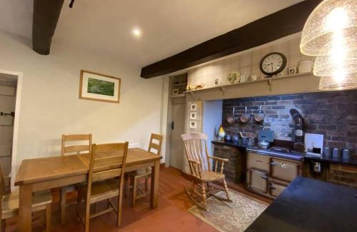 Oswestry House | Farmhouse Cottage set in beautiful countryside
