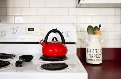 Avondale Cottage | Farmhouse Escape w/Mountain Views