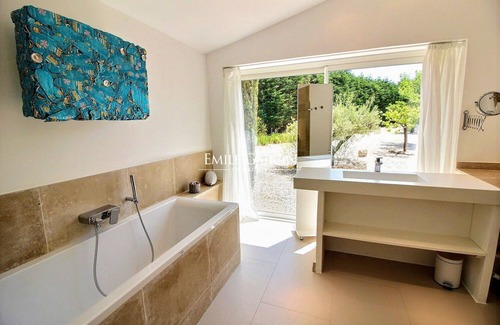 Lourmarin Other | Farmhouse for rent in Lourmarin, a haven of peace on the edge of the southern Luberon region