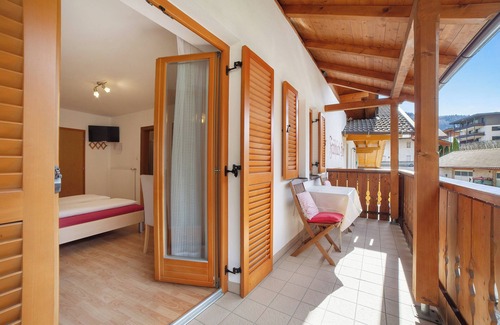 Lagundo Other | Farmhouse 'Fröhlichhof Pink Lady' with Mountain View, Shared Pool and Wi-Fi