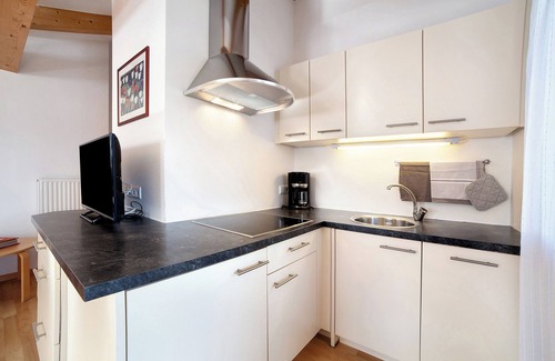 Lagundo Other | Farmhouse 'Fröhlichhof Wohnung Panorama' with Mountain View, Shared Pool and Wi-Fi