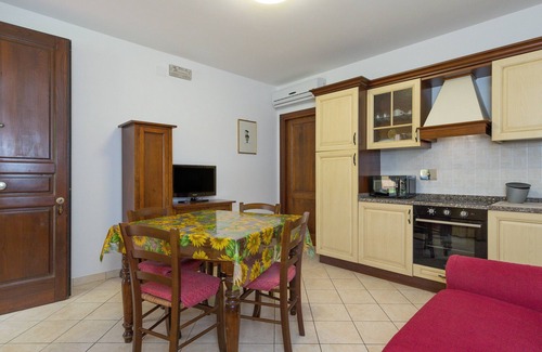Campiglia Marittima Other | Farmhouse "Il Girasole - Rovo" with Shared Pool, Shared Garden & Wi-Fi