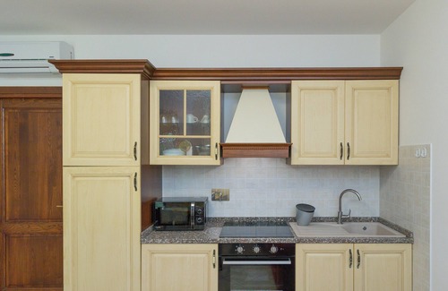 Campiglia Marittima Other | Farmhouse "Il Girasole - Rovo" with Shared Pool, Shared Garden & Wi-Fi