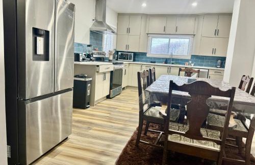 Division No. 11 House | Farmhouse in Alberta