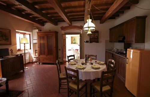 Poppi Apartment | Farmhouse in Casentino with Pool & Jacuzzi