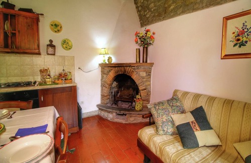 Cortona Other | Farmhouse in Cortona