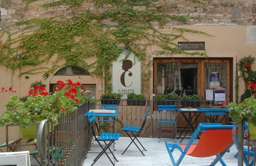 Gambassi Terme House | Farmhouse in Tuscany With Pool & Wine Tasting