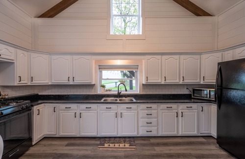 Winesburg House | Farmhouse of Blessings | 2 Bed, 2 Bath
