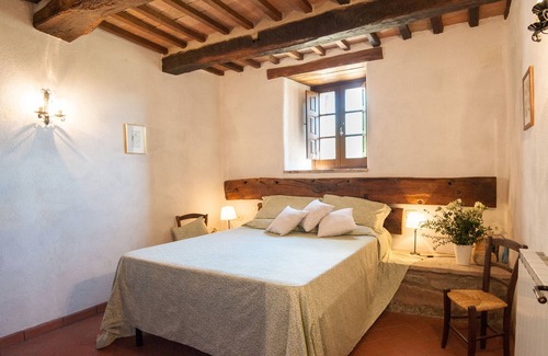 Mercatale di Cortona Other | Farmhouse "Pilari Appartamento Stalla" with Shared Pool, Private Terrace & Wi-Fi