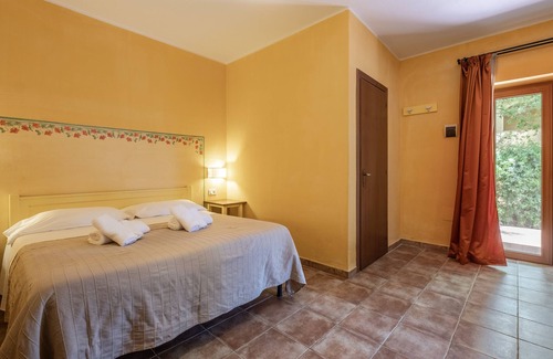 Capalbio Other | Farmhouse 'Rosaspina - Appartamento 4' with Shared Pool, Wi-Fi and Air Conditioning