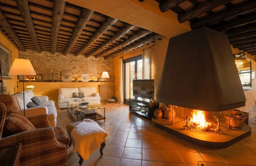 Garrigas House | Farmhouse surrounded by nature and fields just 20 minutes from the beach