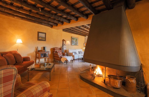 Garrigas House | Farmhouse surrounded by nature and fields just 20 minutes from the beach