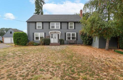 Albany House | Farmhouse