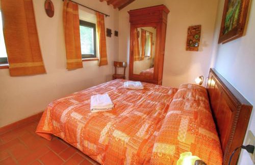 Castiglione d'Orcia House | Farmhouse with pool, views