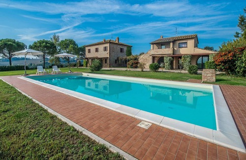 Papiano Villa | Farmhouse with swimming pool in Umbria